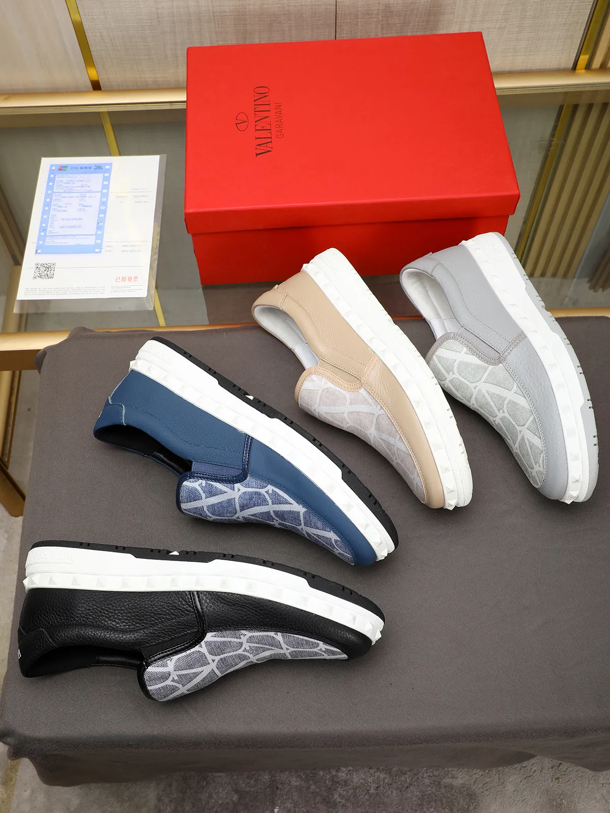 Men's shoes 💰440 Valentino "VALENTINO" hot sale ❤️ Counters ship at the same time 1:1 👏 Imported cowhide + waterproof fabric + leather lining 🐂 Casual fashion shoes Exquisite workmanship Original original outsole 38-44 (45 customized, non-refundable)